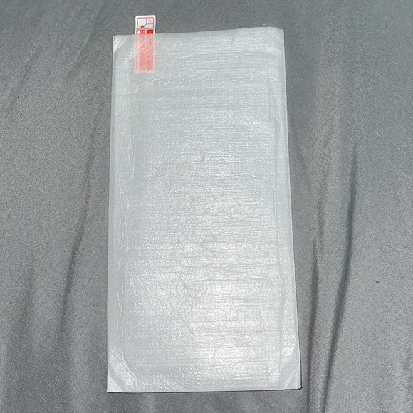 I’m selling an unused iPhone 11 Pro Max screen protector. - Picture 5 of 6